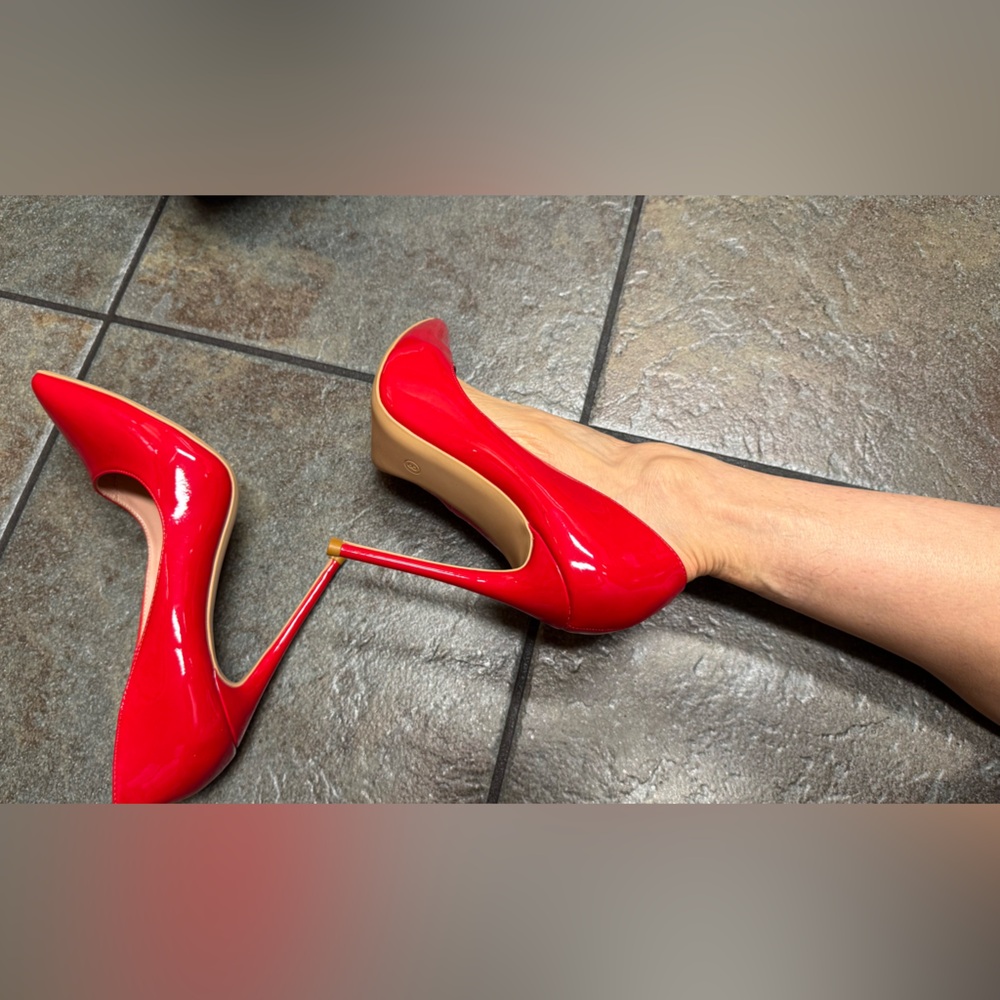 Elegant Red Stiletto Heels - Picture 5 of 10